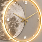 Grande horloge murale moderne avec LED — vue rapprochée