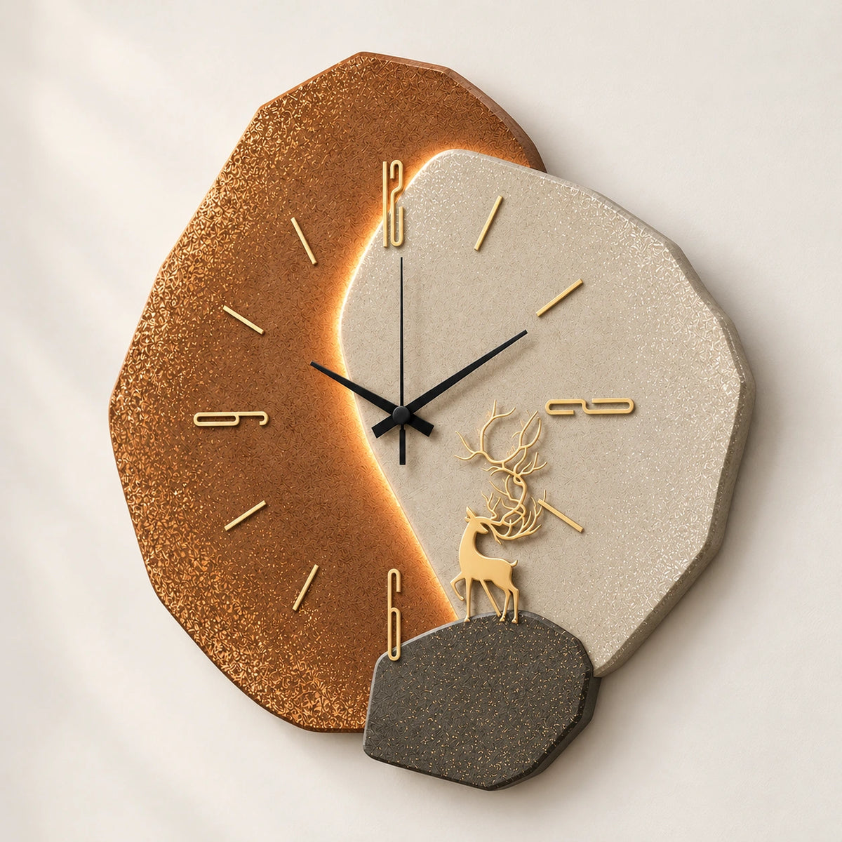 Horloge murale moderne LED à motif cerf — vue de trois quarts