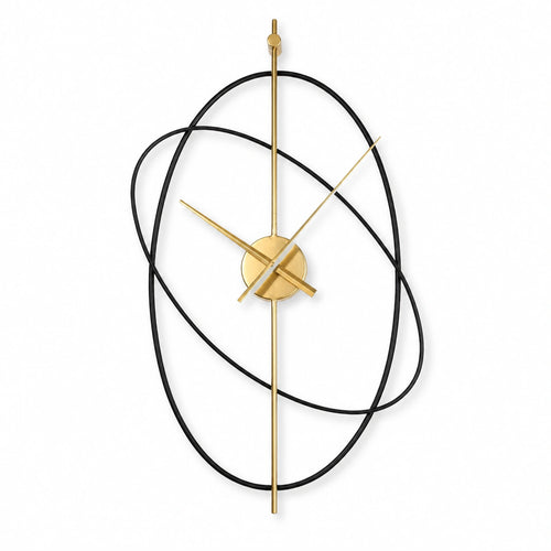 Horloge à anneaux noirs et dorés — vue studio
