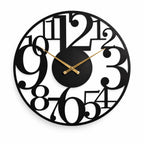 Horloge murale circulaire en métal — 60 cm — vue studio