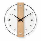 Horloge murale design en bois — vue studio