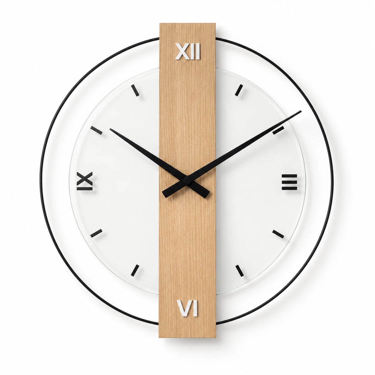 Horloge murale design en bois — vue studio