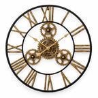 Horloge murale industrielle à engrenages métalliques — vue studio