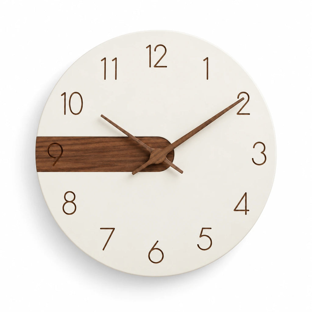 Horloge murale scandinave bois et blanc — 30 cm — vue studio