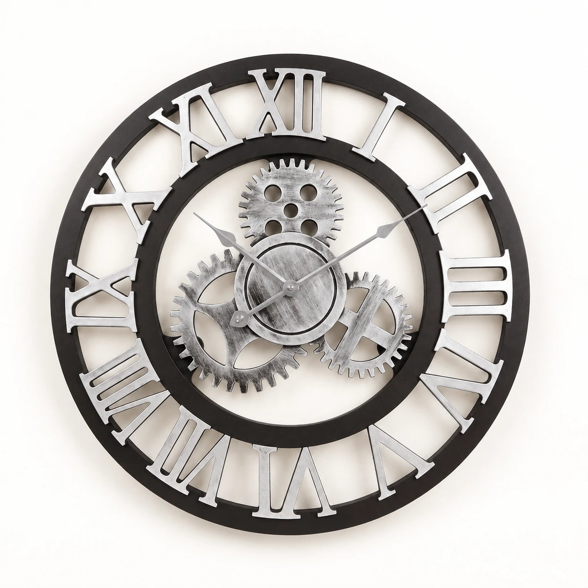 Horloge murale vintage à décor engrenages — Argent - chiffre romain — vue studio